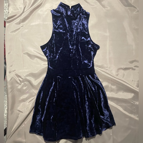 Revamped Dark Blue Velvet Dress - Picture 5 of 6